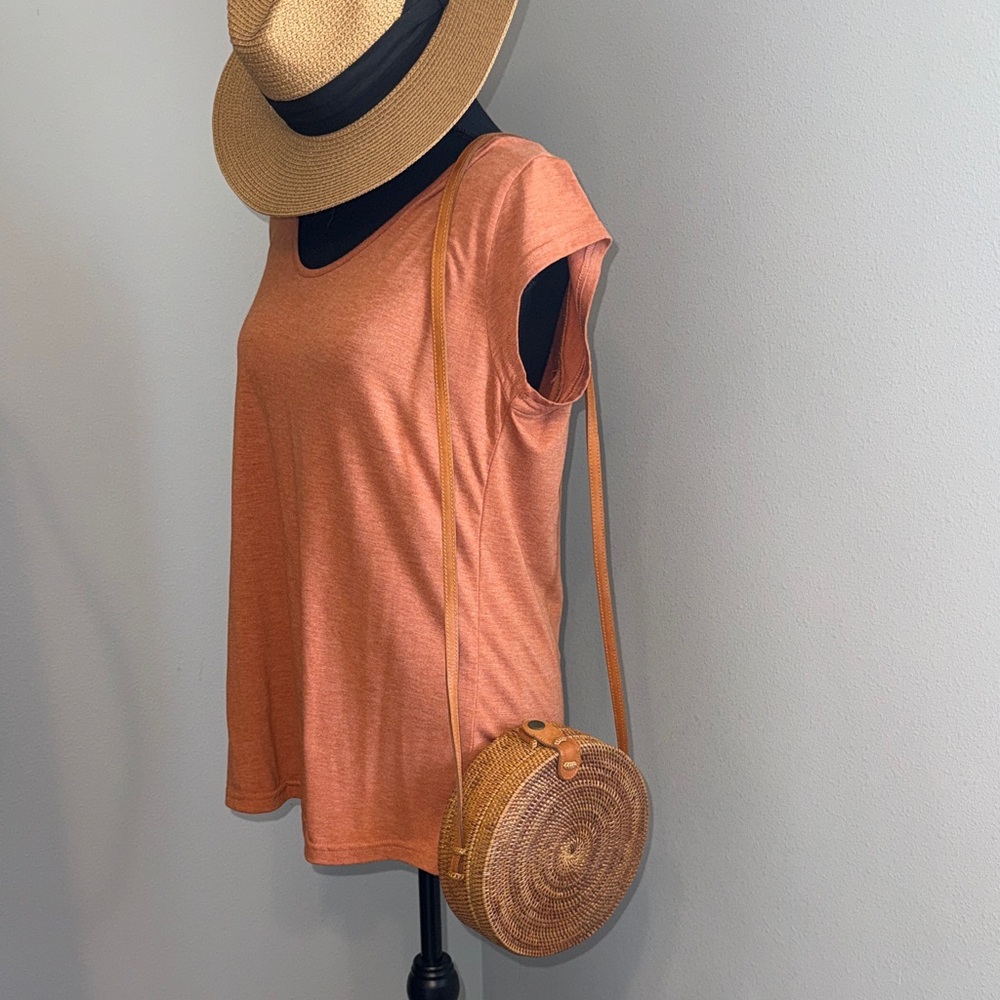 Street Level Round Woven Crossbody Bag in Tan Brown - Picture 7 of 9